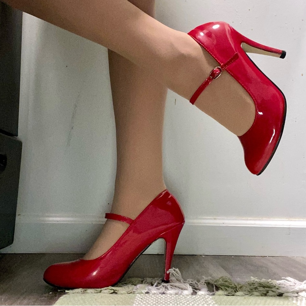 Retro red stiletto Mary Janes